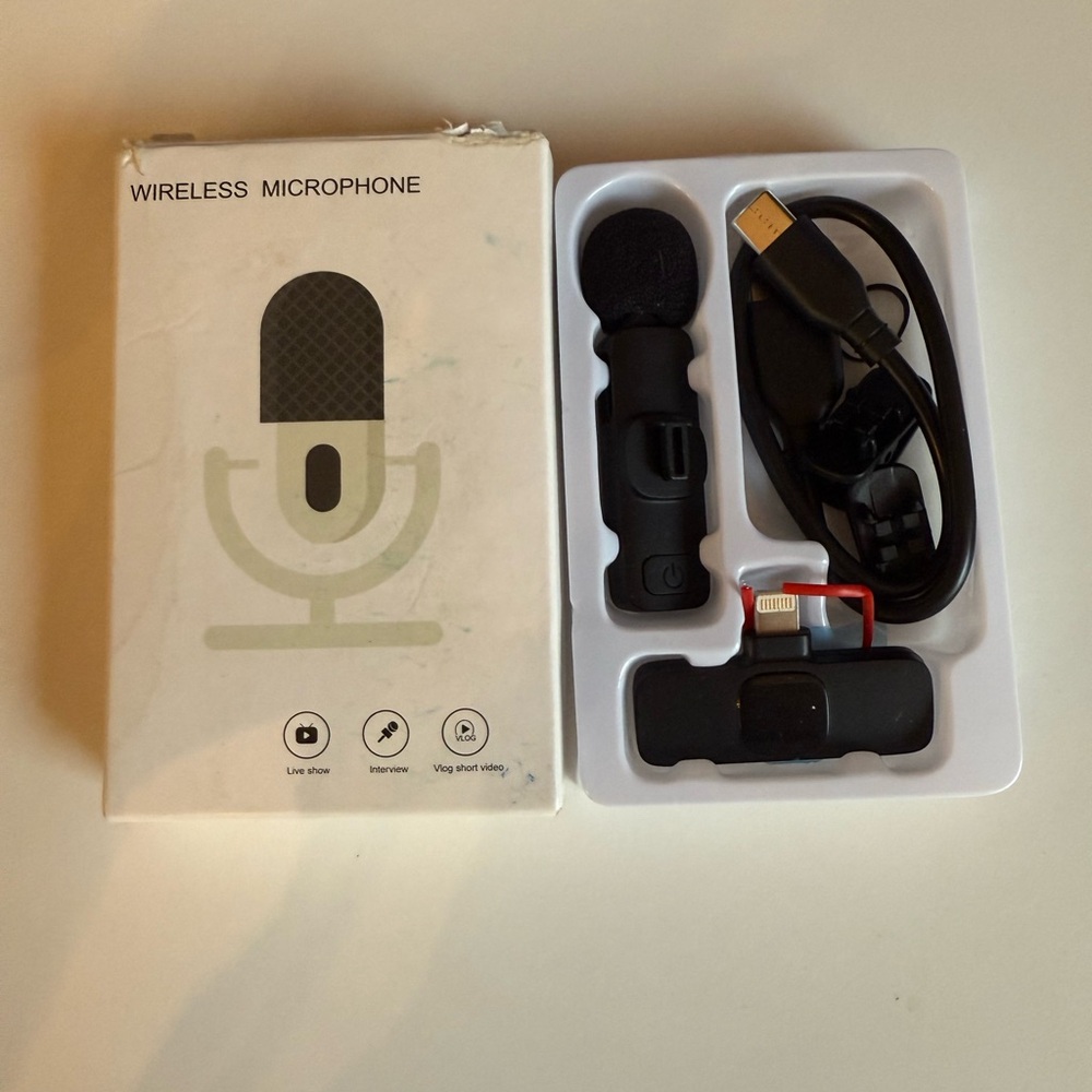 Wireless Microphone with USB Cable